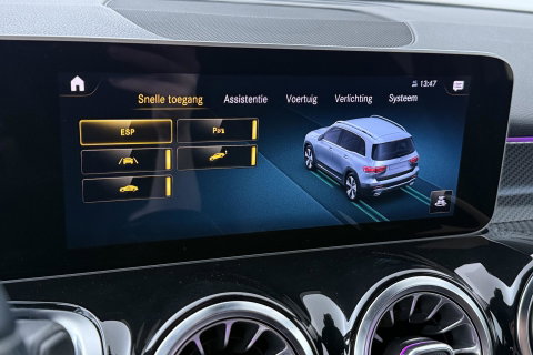 Mercedes-Benz GLB 200 Business Solution AMG | Night Pakket | Camera | Dodehoekdetectie | Stoelverwarming | Sfeerverlichting