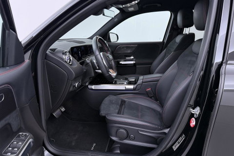 Mercedes-Benz GLB 200 Business Solution AMG | Night Pakket | Camera | Dodehoekdetectie | Stoelverwarming | Sfeerverlichting