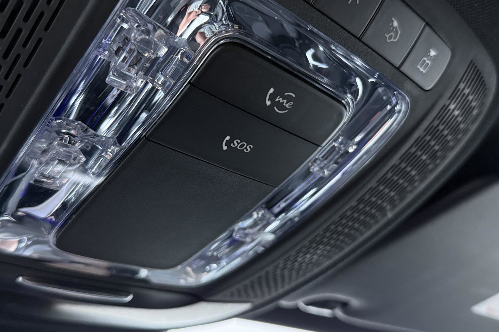 Mercedes-Benz GLB 200 Business Solution AMG | Night Pakket | Camera | Dodehoekdetectie | Stoelverwarming | Sfeerverlichting
