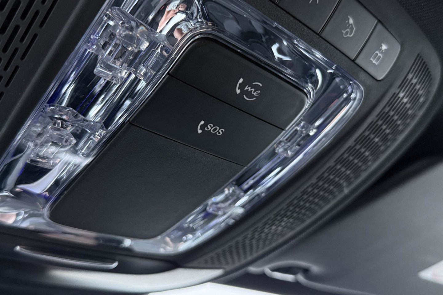 Mercedes-Benz GLB 200 Business Solution AMG | Night Pakket | Camera | Dodehoekdetectie | Stoelverwarming | Sfeerverlichting