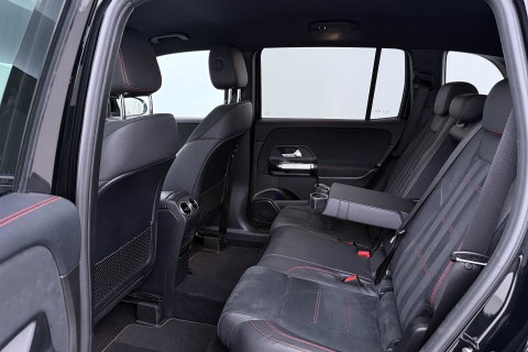 Mercedes-Benz GLB 200 Business Solution AMG | Night Pakket | Camera | Dodehoekdetectie | Stoelverwarming | Sfeerverlichting