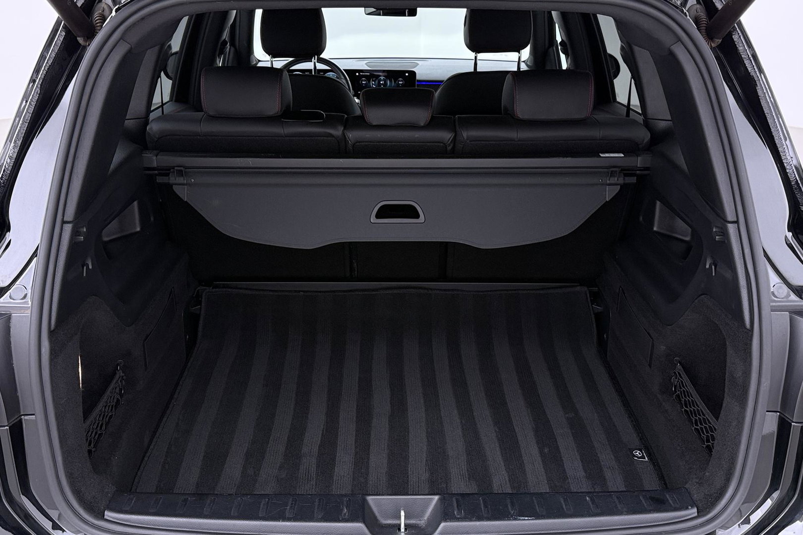 Mercedes-Benz GLB 200 Business Solution AMG | Night Pakket | Camera | Dodehoekdetectie | Stoelverwarming | Sfeerverlichting
