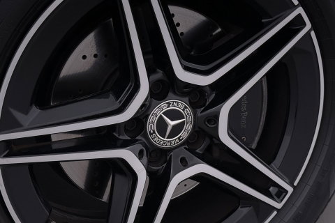 Mercedes-Benz GLB 200 Business Solution AMG | Night Pakket | Camera | Dodehoekdetectie | Stoelverwarming | Sfeerverlichting