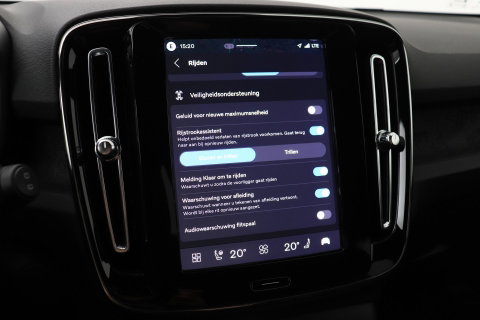 Volvo EX40 Single Motor Extended Range Plus Black Ed. 82 kWh | 360° Camera | ACC | 20 Inch | Stoel+Stuurverwarming | Harman/Kardon