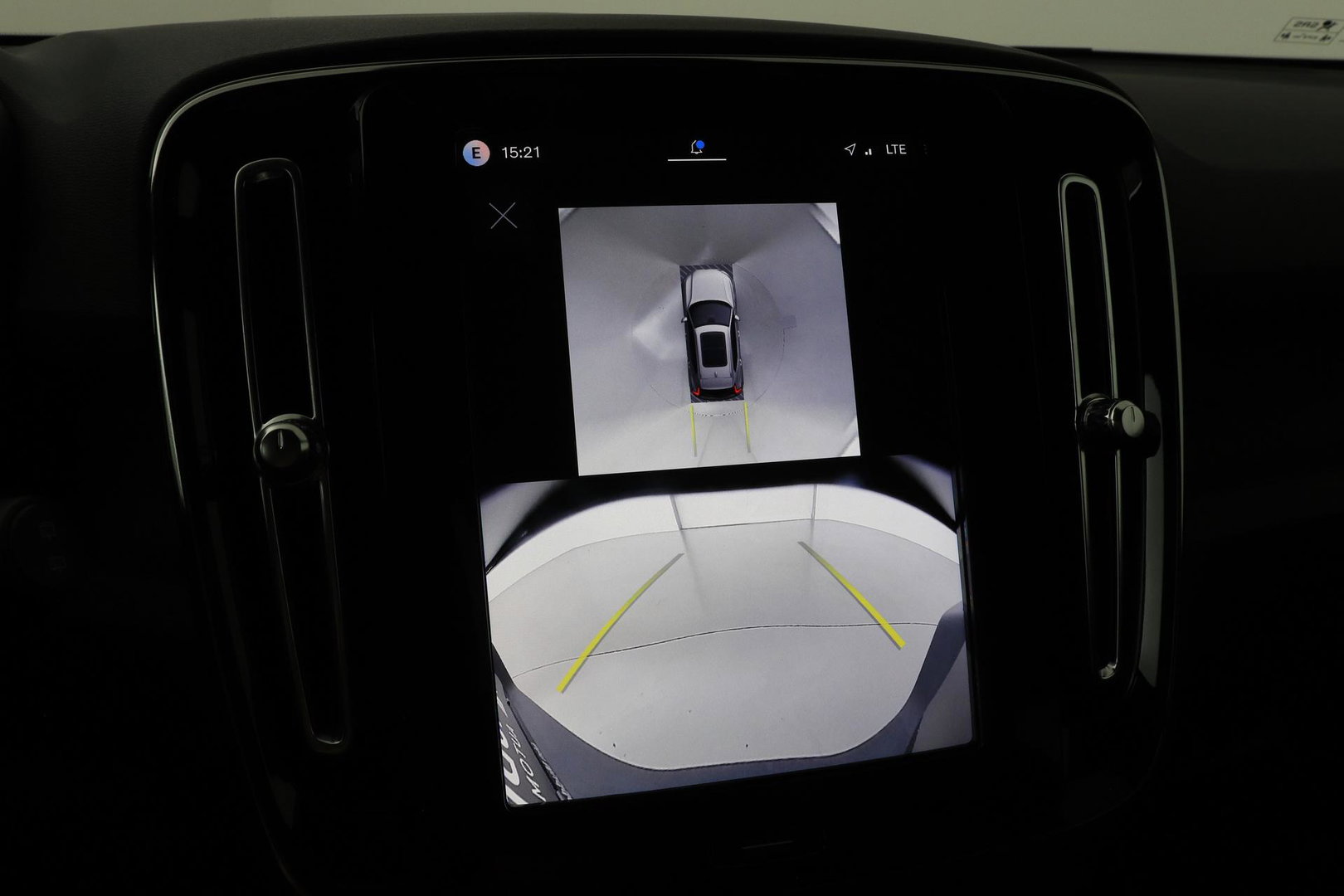 Volvo EX40 Single Motor Extended Range Plus Black Ed. 82 kWh | 360° Camera | ACC | 20 Inch | Stoel+Stuurverwarming | Harman/Kardon
