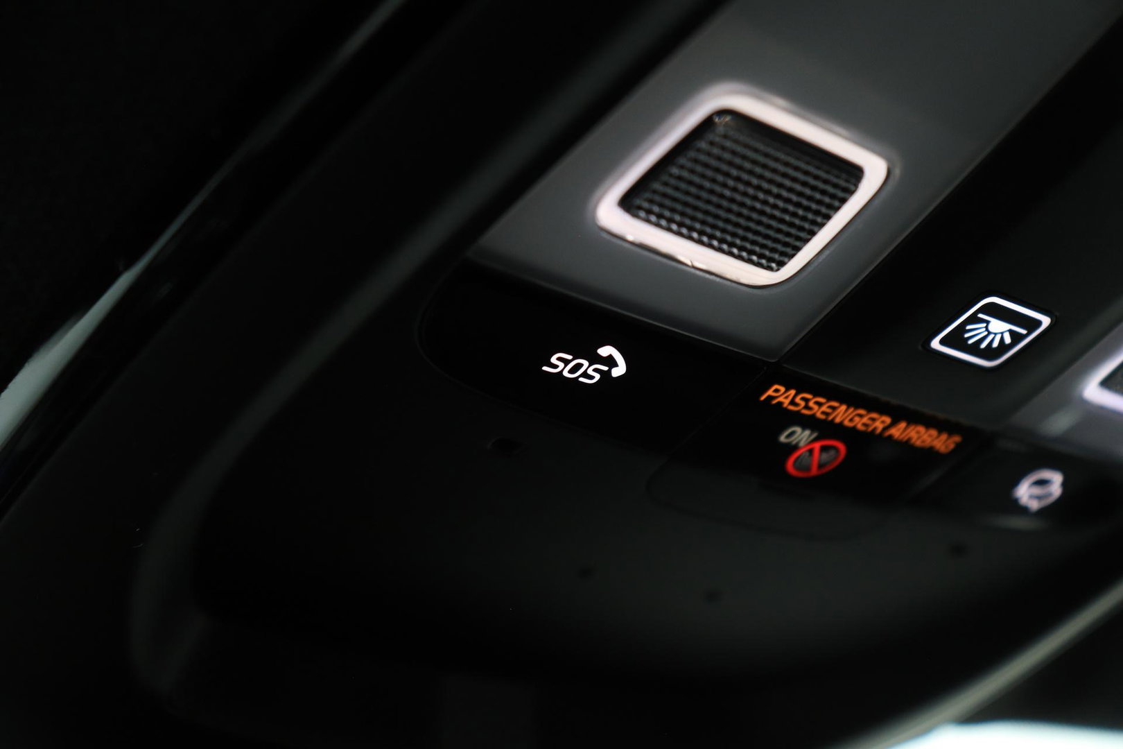Volvo EX40 Single Motor Extended Range Plus Black Ed. 82 kWh | 360° Camera | ACC | 20 Inch | Stoel+Stuurverwarming | Harman/Kardon