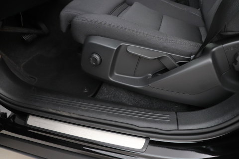 Volvo EX40 Single Motor Extended Range Plus Black Ed. 82 kWh | 360° Camera | ACC | 20 Inch | Stoel+Stuurverwarming | Harman/Kardon