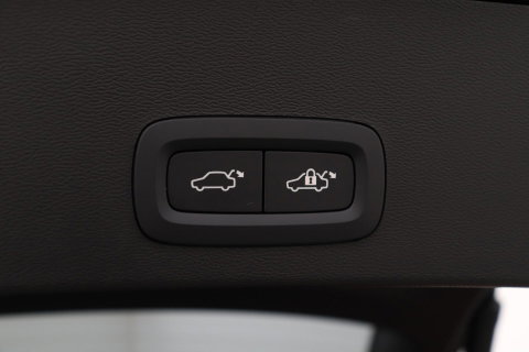 Volvo EX40 Single Motor Extended Range Plus Black Ed. 82 kWh | 360° Camera | ACC | 20 Inch | Stoel+Stuurverwarming | Harman/Kardon