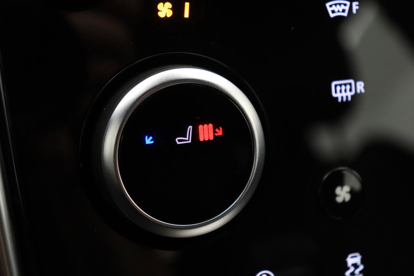 Land Rover Discovery Sport P200 2.0 S | ACC | ClearSight | Camera | Stoel+Stuurverwarming | Dodehoekdetectie | Leder