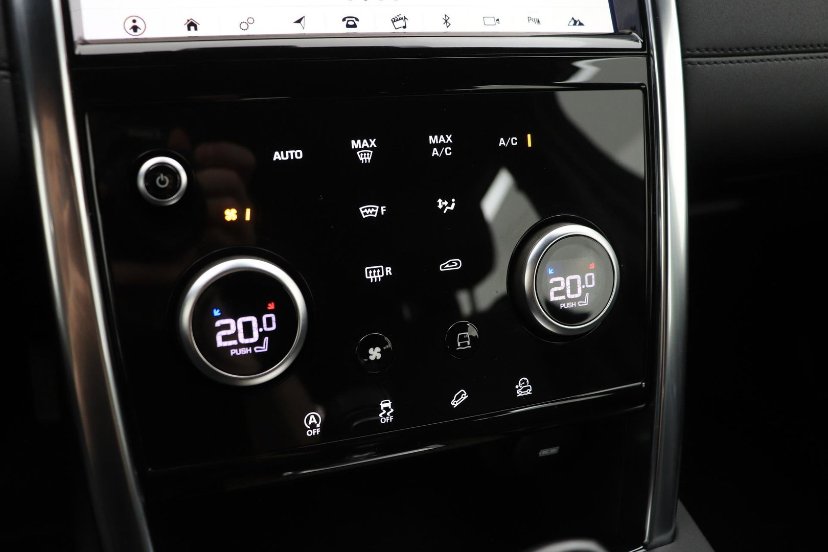Land Rover Discovery Sport P200 2.0 S | ACC | ClearSight | Camera | Stoel+Stuurverwarming | Dodehoekdetectie | Leder