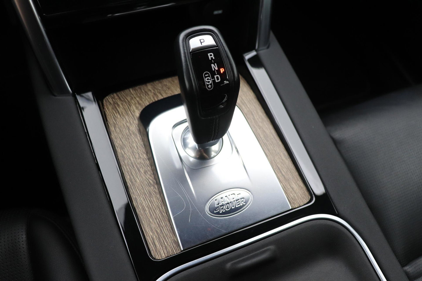 Land Rover Discovery Sport P200 2.0 S | ACC | ClearSight | Camera | Stoel+Stuurverwarming | Dodehoekdetectie | Leder