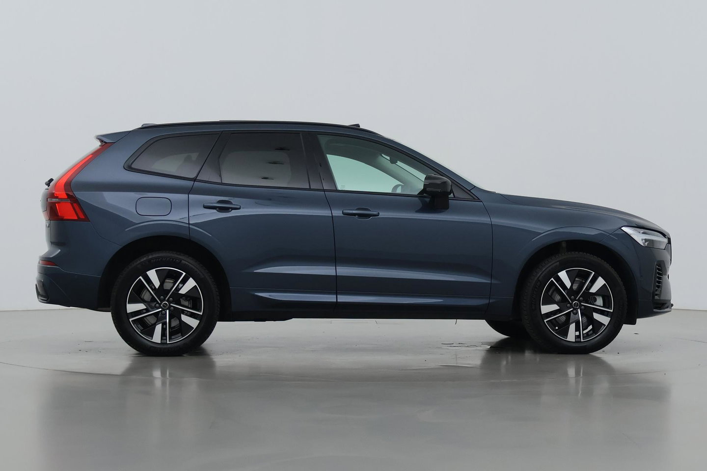 Volvo XC60 T8 Plug-in hybrid Plus Dark | ACC | Harman/Kardon | Panoramadak | Head-Up | Memory | Stoelventilatie