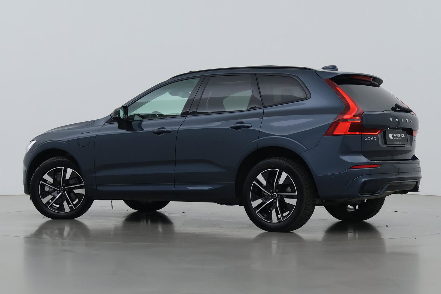 Volvo XC60 T8 Plug-in hybrid Plus Dark | ACC | Harman/Kardon | Panoramadak | Head-Up | Memory | Stoelventilatie