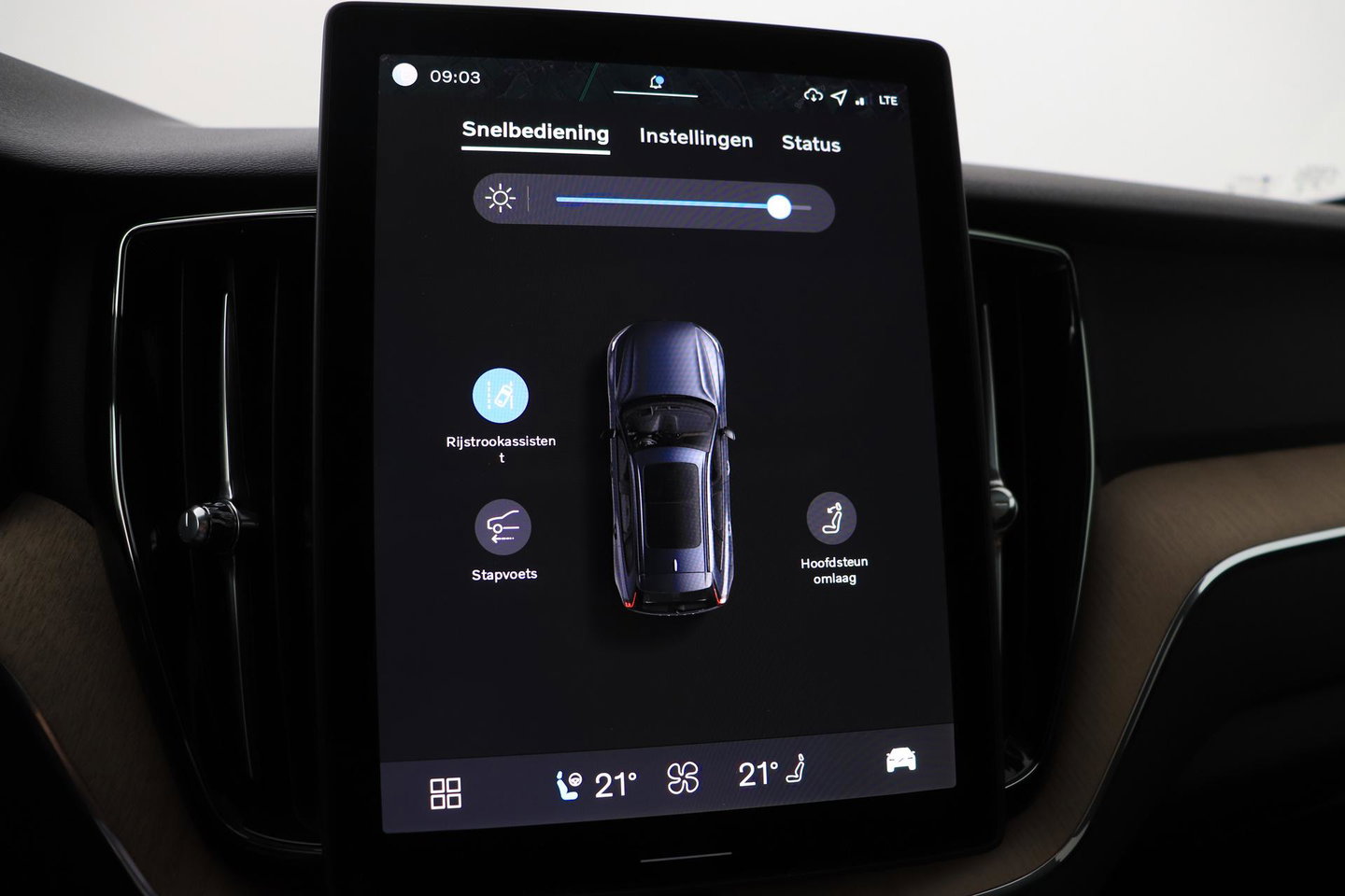 Volvo XC60 T8 Plug-in hybrid Plus Dark | ACC | Harman/Kardon | Panoramadak | Head-Up | Memory | Stoelventilatie