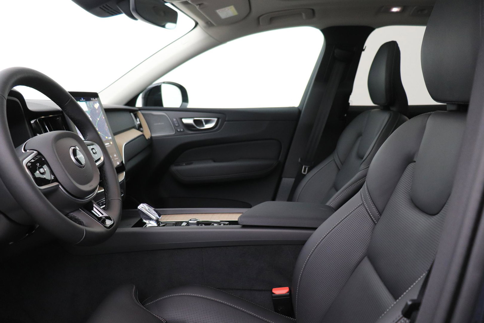 Volvo XC60 T8 Plug-in hybrid Plus Dark | ACC | Harman/Kardon | Panoramadak | Head-Up | Memory | Stoelventilatie