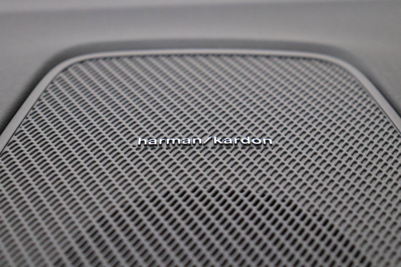 Volvo XC60 T8 Plug-in hybrid Plus Dark | ACC | Harman/Kardon | Panoramadak | Head-Up | Memory | Stoelventilatie