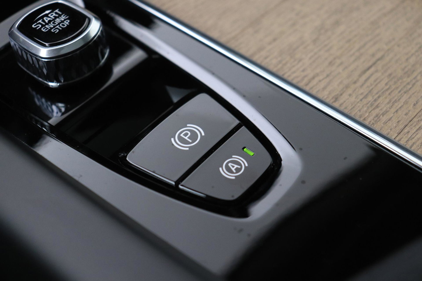 Volvo XC60 T8 Plug-in hybrid Plus Dark | ACC | Harman/Kardon | Panoramadak | Head-Up | Memory | Stoelventilatie