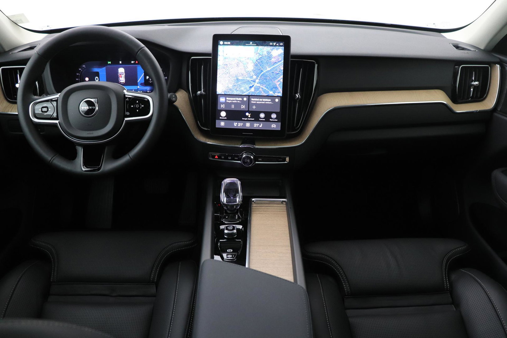 Volvo XC60 T8 Plug-in hybrid Plus Dark | ACC | Harman/Kardon | Panoramadak | Head-Up | Memory | Stoelventilatie