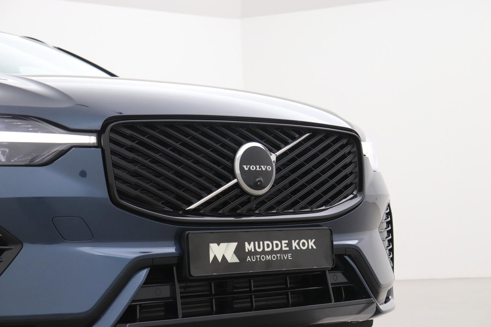 Volvo XC60 T8 Plug-in hybrid Plus Dark | ACC | Harman/Kardon | Panoramadak | Head-Up | Memory | Stoelventilatie