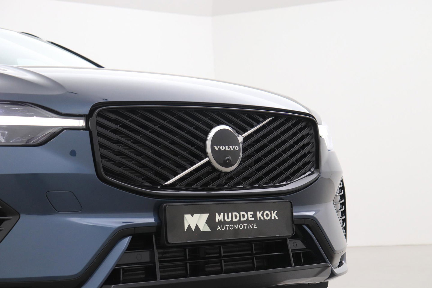 Volvo XC60 T8 Plug-in hybrid Plus Dark | ACC | Harman/Kardon | Panoramadak | Head-Up | Memory | Stoelventilatie