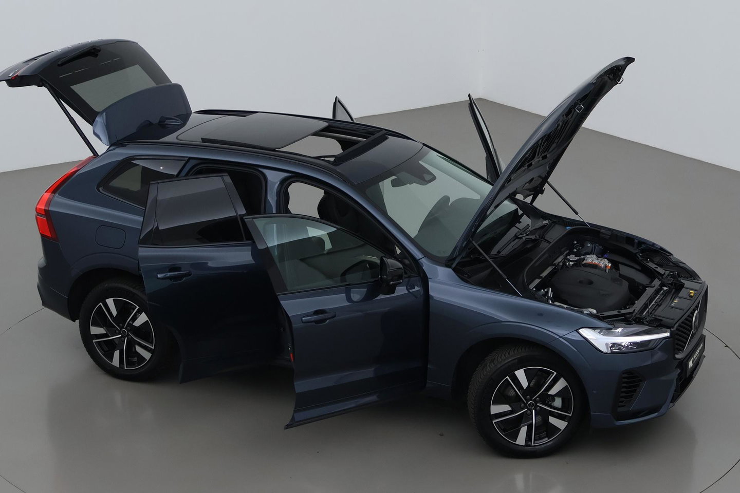 Volvo XC60 T8 Plug-in hybrid Plus Dark | ACC | Harman/Kardon | Panoramadak | Head-Up | Memory | Stoelventilatie