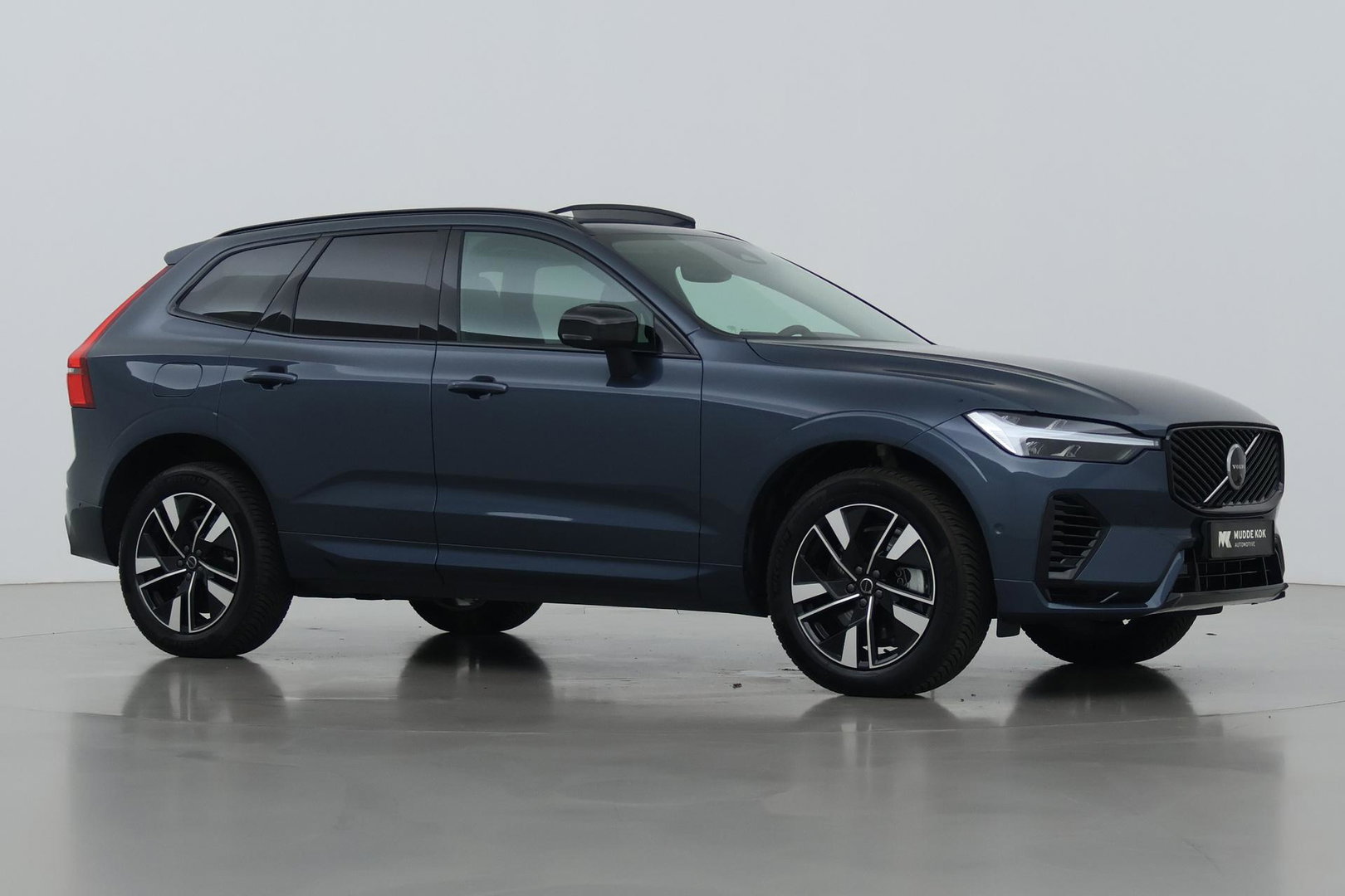 Volvo XC60 T8 Plug-in hybrid Plus Dark | ACC | Harman/Kardon | Panoramadak | Head-Up | Memory | Stoelventilatie