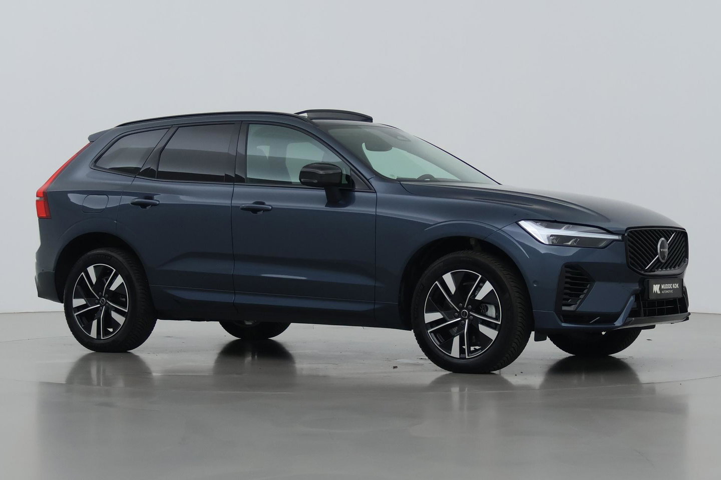 Volvo XC60 T8 Plug-in hybrid Plus Dark | ACC | Harman/Kardon | Panoramadak | Head-Up | Memory | Stoelventilatie