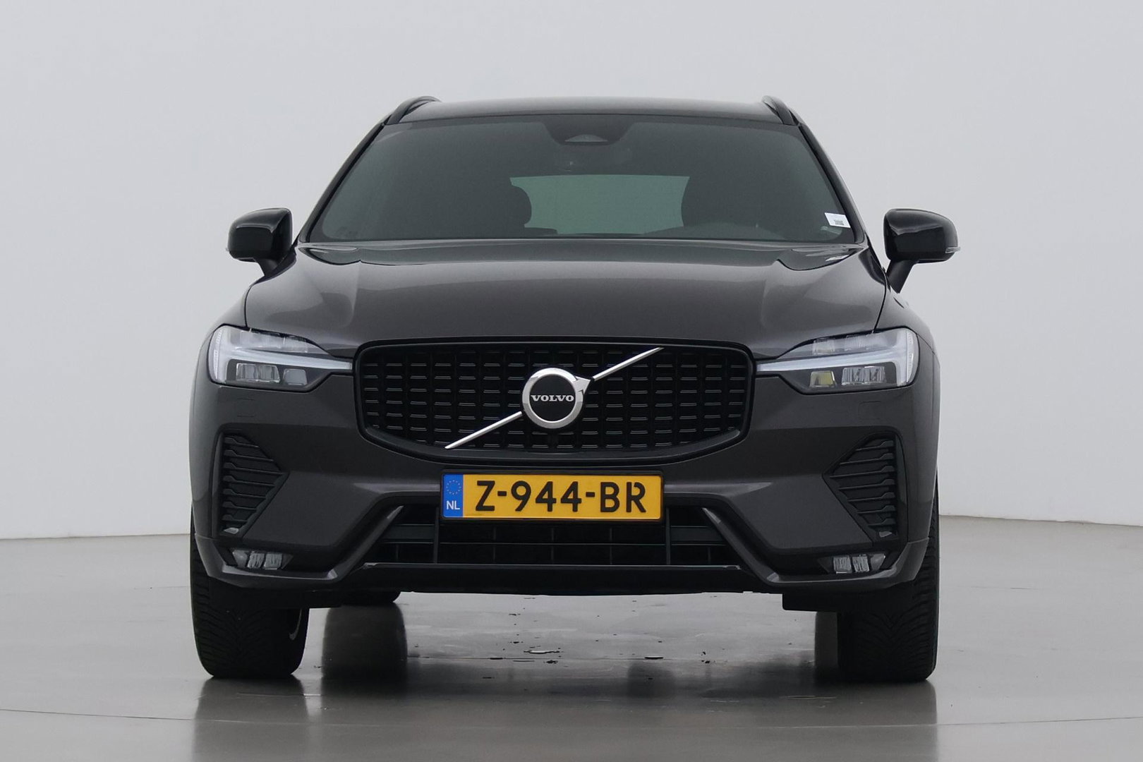 Volvo XC60 B4 Plus Dark | ACC | Camera | BLIS | Memory | Keyless | 19 Inch