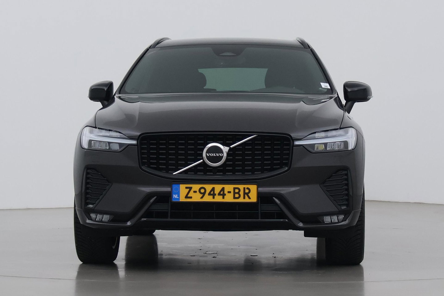 Volvo XC60 B4 Plus Dark | ACC | Camera | BLIS | Memory | Keyless | 19 Inch