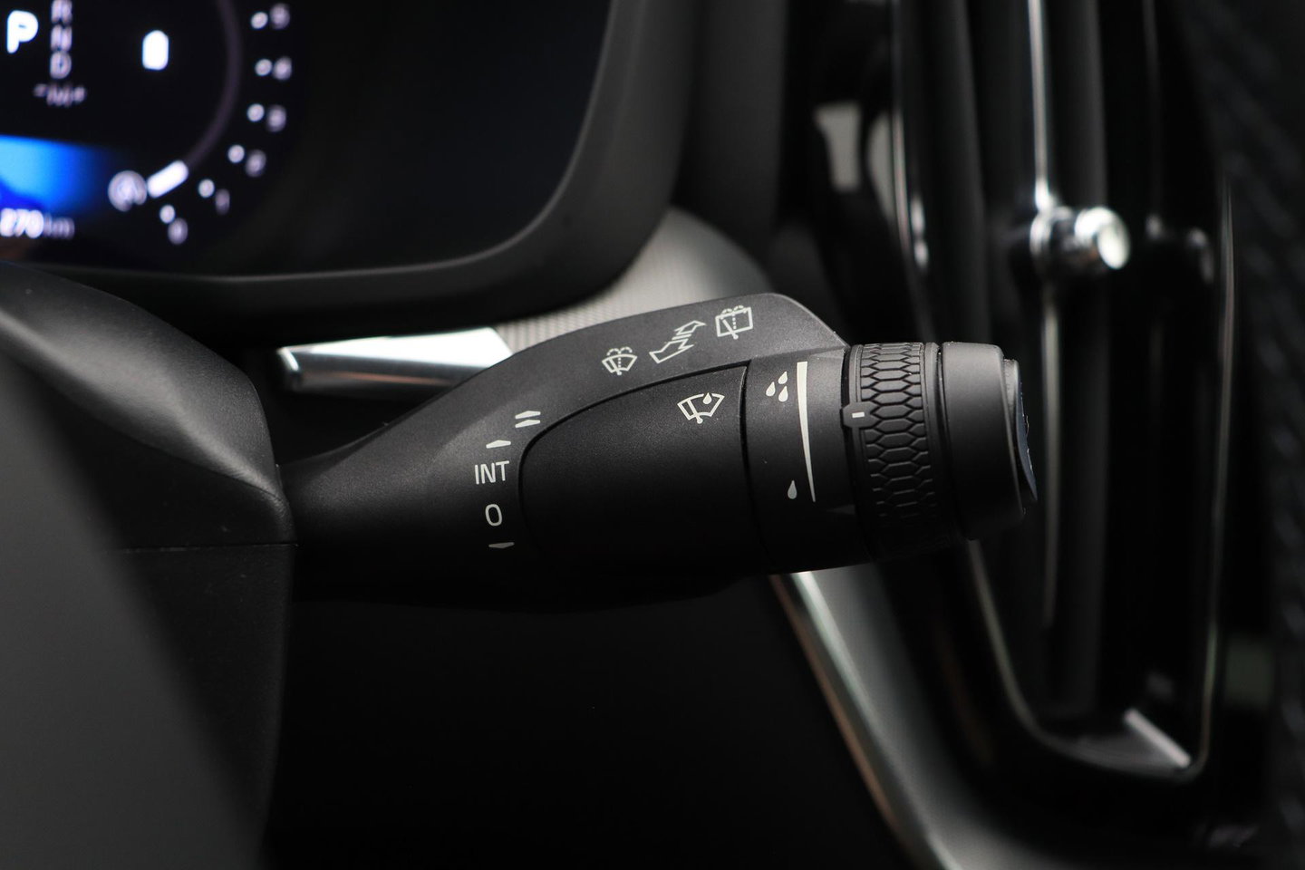 Volvo XC60 B4 Plus Dark | ACC | Camera | BLIS | Memory | Keyless | 19 Inch