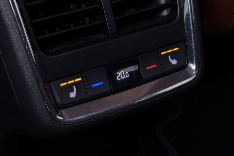 Škoda Enyaq iV 80 | Matrix LED | Camera | Stoel+Stuurverwarming | Verwarmbare Achterbank | Keyless | Leder | 19 Inch