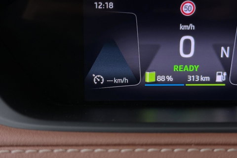Škoda Enyaq iV 80 | Matrix LED | Camera | Stoel+Stuurverwarming | Verwarmbare Achterbank | Keyless | Leder | 19 Inch