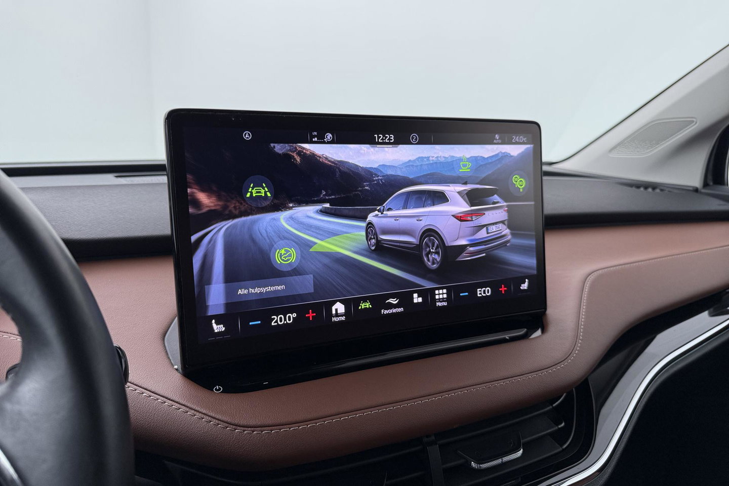 Škoda Enyaq iV 80 | Matrix LED | Camera | Stoel+Stuurverwarming | Verwarmbare Achterbank | Keyless | Leder | 19 Inch