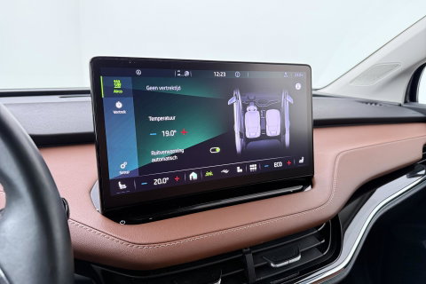 Škoda Enyaq iV 80 | Matrix LED | Camera | Stoel+Stuurverwarming | Verwarmbare Achterbank | Keyless | Leder | 19 Inch