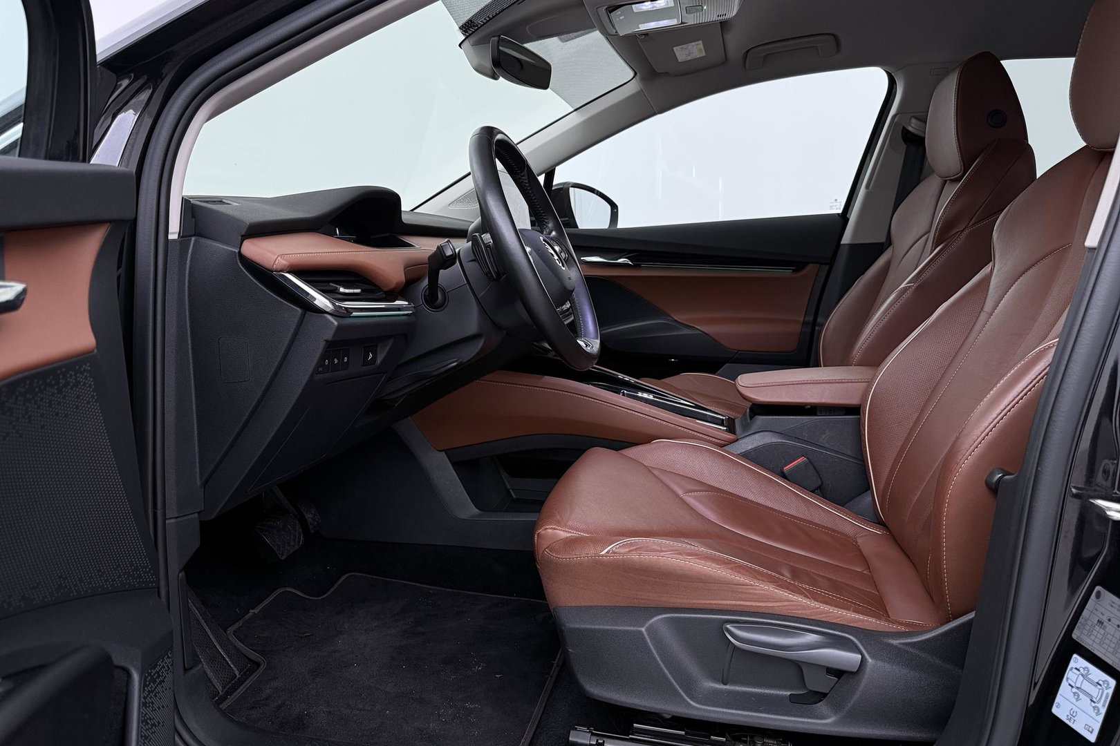 Škoda Enyaq iV 80 | Matrix LED | Camera | Stoel+Stuurverwarming | Verwarmbare Achterbank | Keyless | Leder | 19 Inch