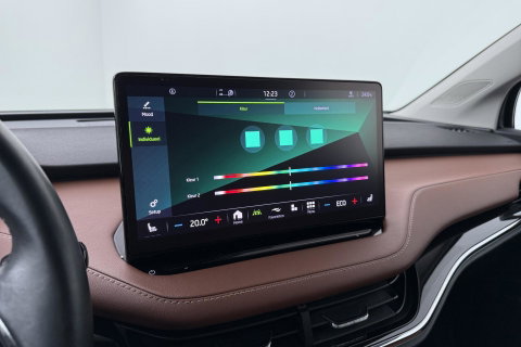 Škoda Enyaq iV 80 | Matrix LED | Camera | Stoel+Stuurverwarming | Verwarmbare Achterbank | Keyless | Leder | 19 Inch