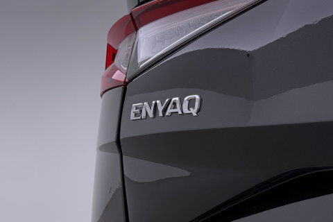 Škoda Enyaq iV 80 | Matrix LED | Camera | Stoel+Stuurverwarming | Verwarmbare Achterbank | Keyless | Leder | 19 Inch