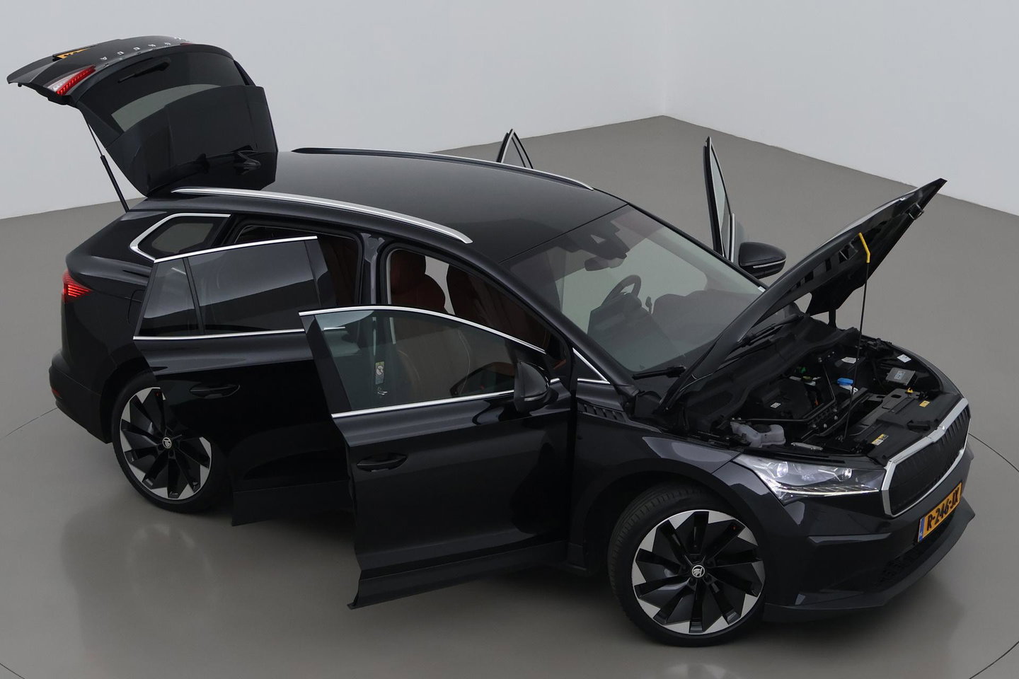 Škoda Enyaq iV 80 | Matrix LED | Camera | Stoel+Stuurverwarming | Verwarmbare Achterbank | Keyless | Leder | 19 Inch