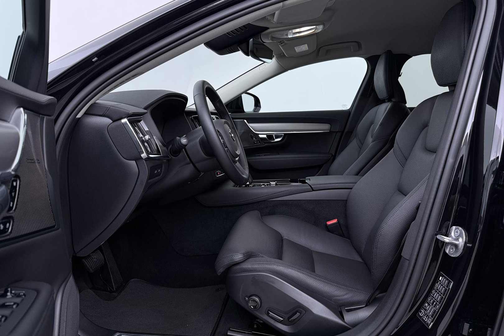 Volvo V90 T8 Plug-in hybrid Plus Dark | ACC | 360° Camera | Harman/Kardon | Keyless | Stoel+Stuurverwarming | 19 Inch