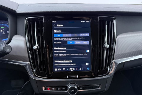 Volvo V90 T8 Plug-in hybrid Plus Dark | ACC | 360° Camera | Harman/Kardon | Keyless | Stoel+Stuurverwarming | 19 Inch