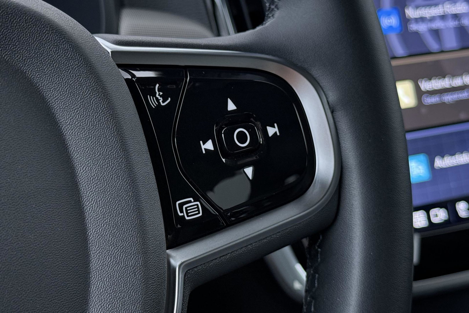 Volvo V90 T8 Plug-in hybrid Plus Dark | ACC | 360° Camera | Harman/Kardon | Keyless | Stoel+Stuurverwarming | 19 Inch
