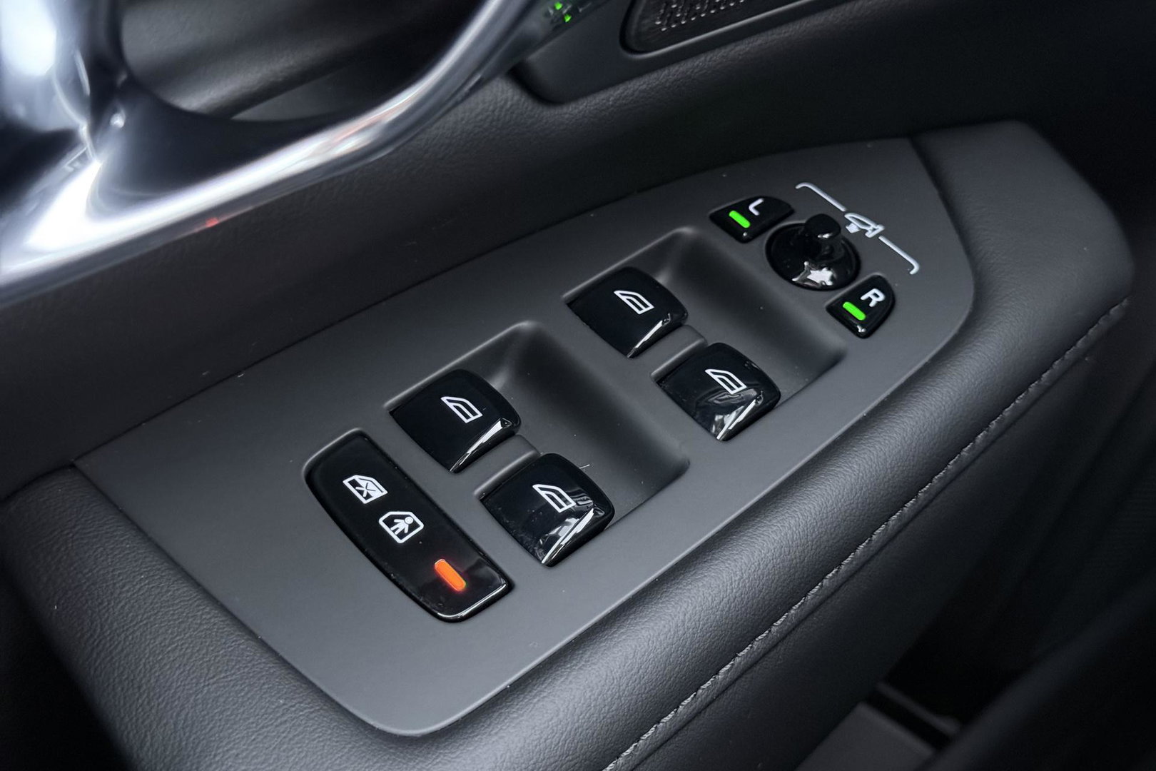 Volvo V90 T8 Plug-in hybrid Plus Dark | ACC | 360° Camera | Harman/Kardon | Keyless | Stoel+Stuurverwarming | 19 Inch