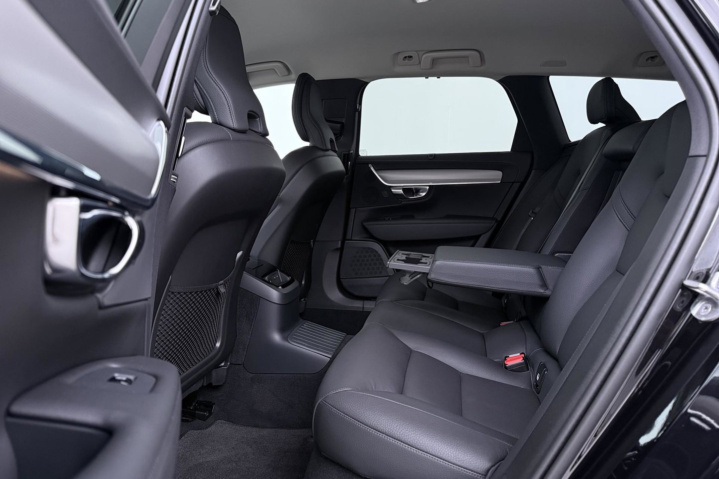 Volvo V90 T8 Plug-in hybrid Plus Dark | ACC | 360° Camera | Harman/Kardon | Keyless | Stoel+Stuurverwarming | 19 Inch