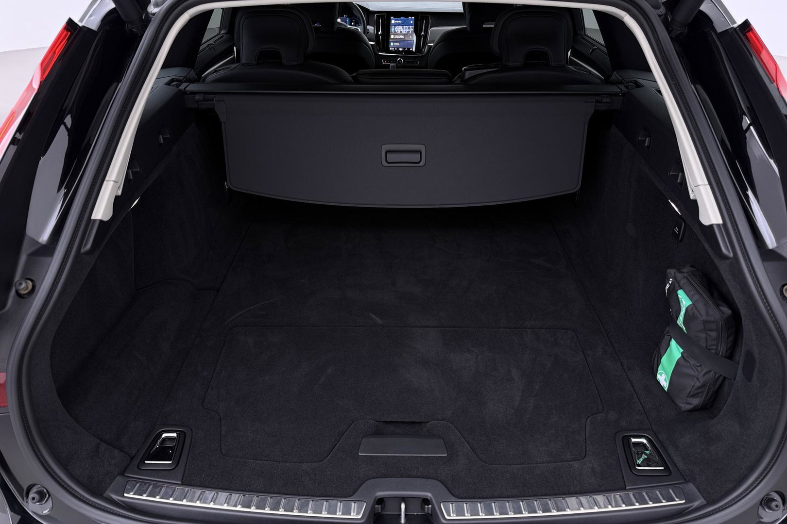 Volvo V90 T8 Plug-in hybrid Plus Dark | ACC | 360° Camera | Harman/Kardon | Keyless | Stoel+Stuurverwarming | 19 Inch