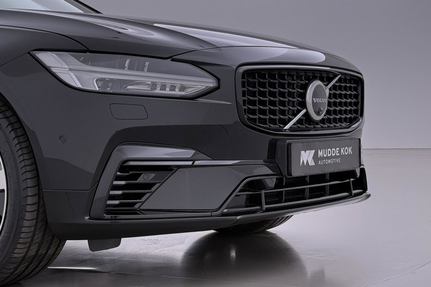 Volvo V90 T8 Plug-in hybrid Plus Dark | ACC | 360° Camera | Harman/Kardon | Keyless | Stoel+Stuurverwarming | 19 Inch