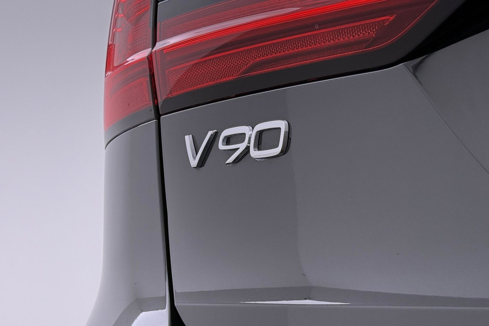 Volvo V90 T8 Plug-in hybrid Plus Dark | ACC | 360° Camera | Harman/Kardon | Keyless | Stoel+Stuurverwarming | 19 Inch
