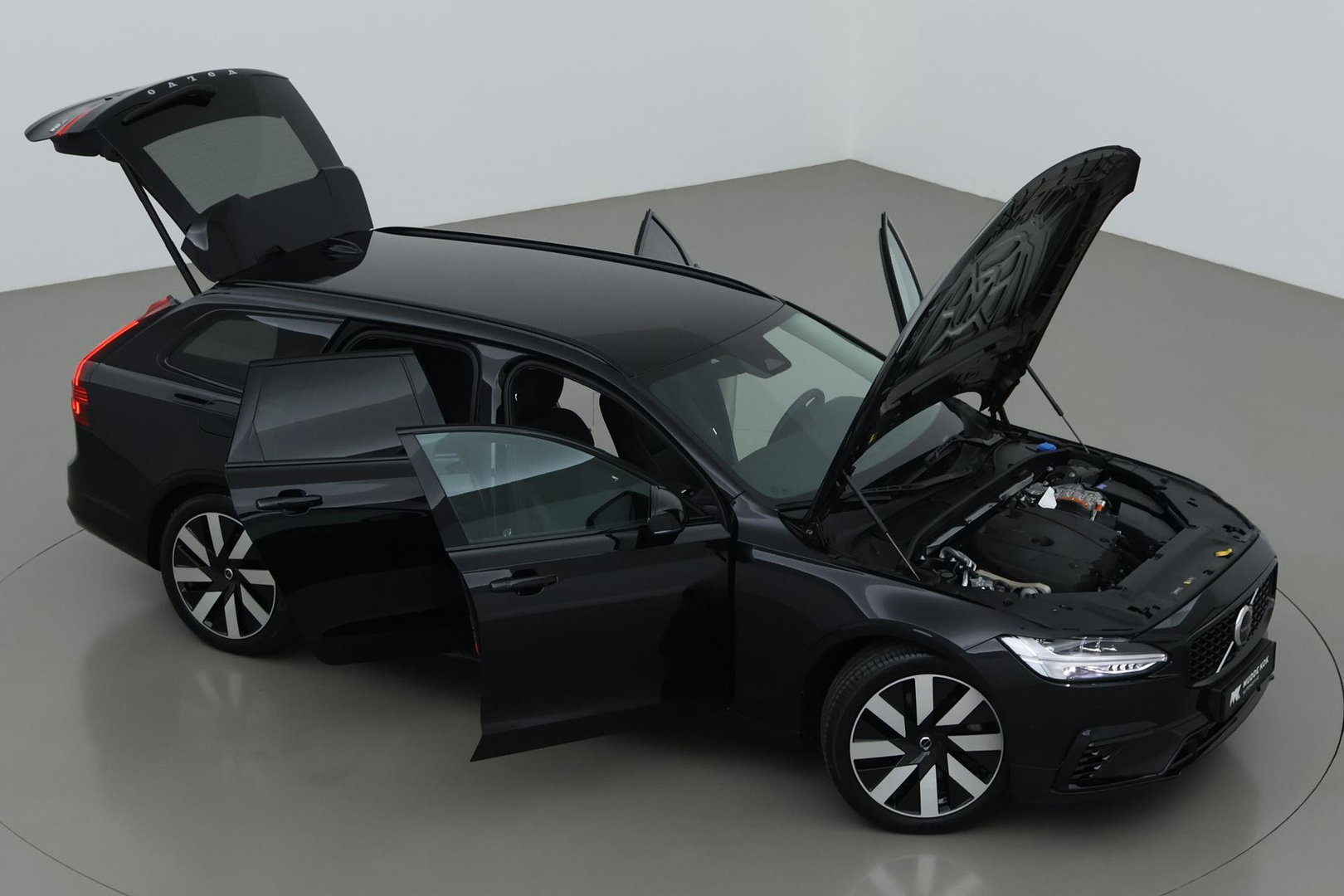 Volvo V90 T8 Plug-in hybrid Plus Dark | ACC | 360° Camera | Harman/Kardon | Keyless | Stoel+Stuurverwarming | 19 Inch