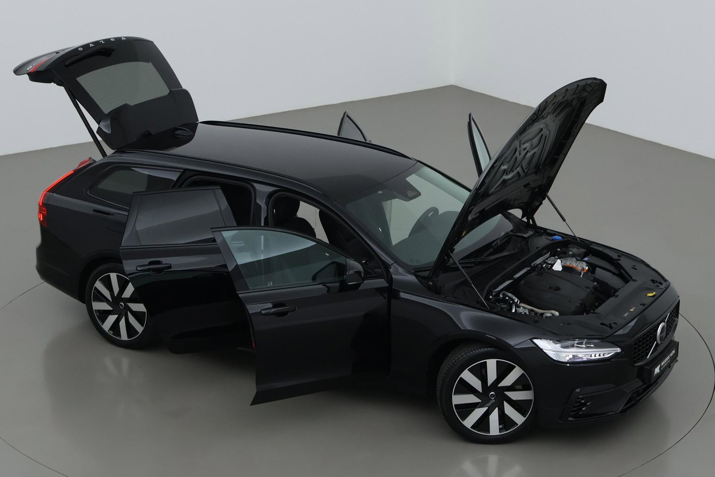 Volvo V90 T8 Plug-in hybrid Plus Dark | ACC | 360° Camera | Harman/Kardon | Keyless | Stoel+Stuurverwarming | 19 Inch