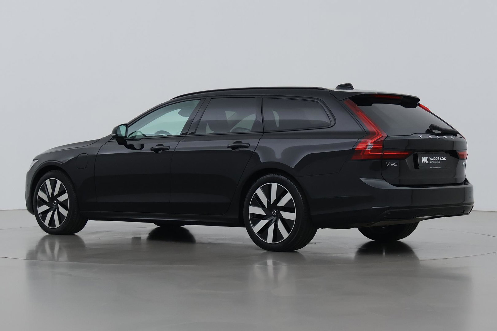 Volvo V90 T8 Plug-in hybrid Plus Dark | ACC | 360° Camera | Harman/Kardon | Keyless | Stoel+Stuurverwarming | 19 Inch