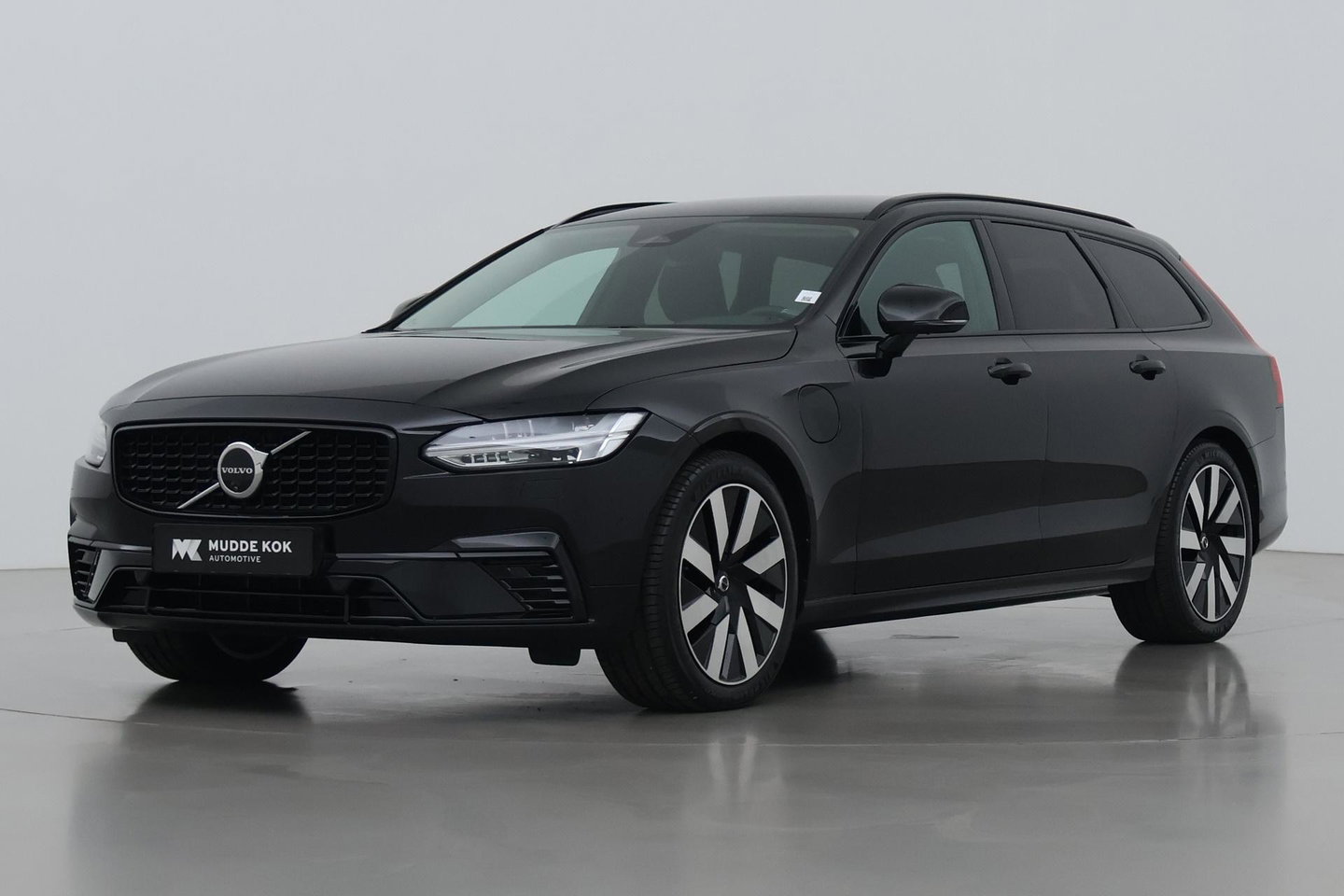 Volvo V90 T8 Plug-in hybrid Plus Dark | ACC | 360° Camera | Harman/Kardon | Keyless | Stoel+Stuurverwarming | 19 Inch